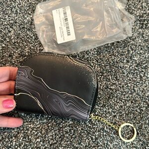 Black and Gold Credit Card Purse with Keychain. MUST BE BUNDLED